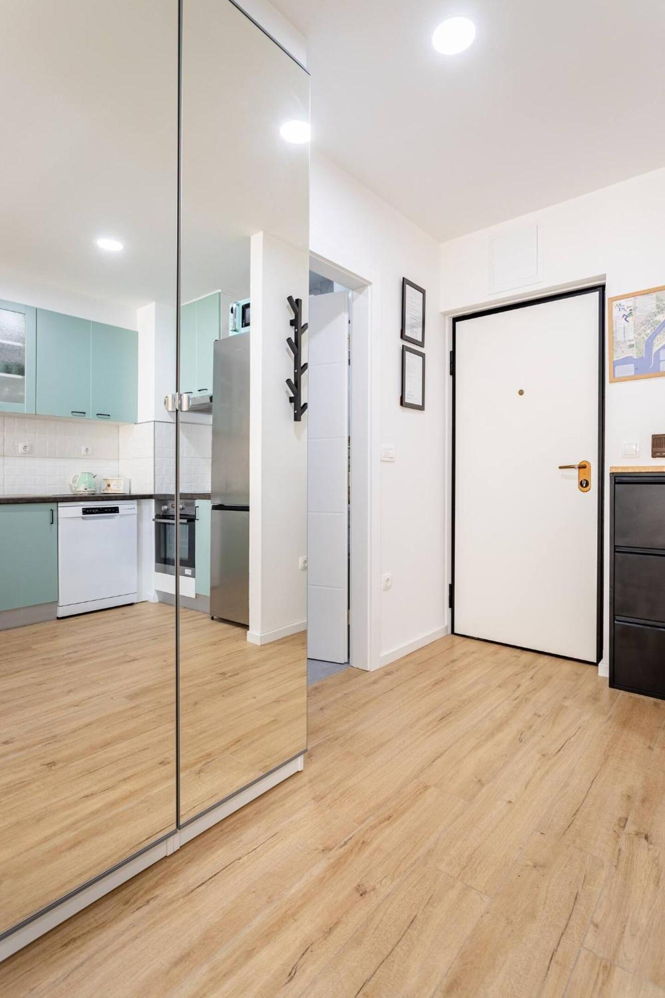Apartma Center Pia Omis